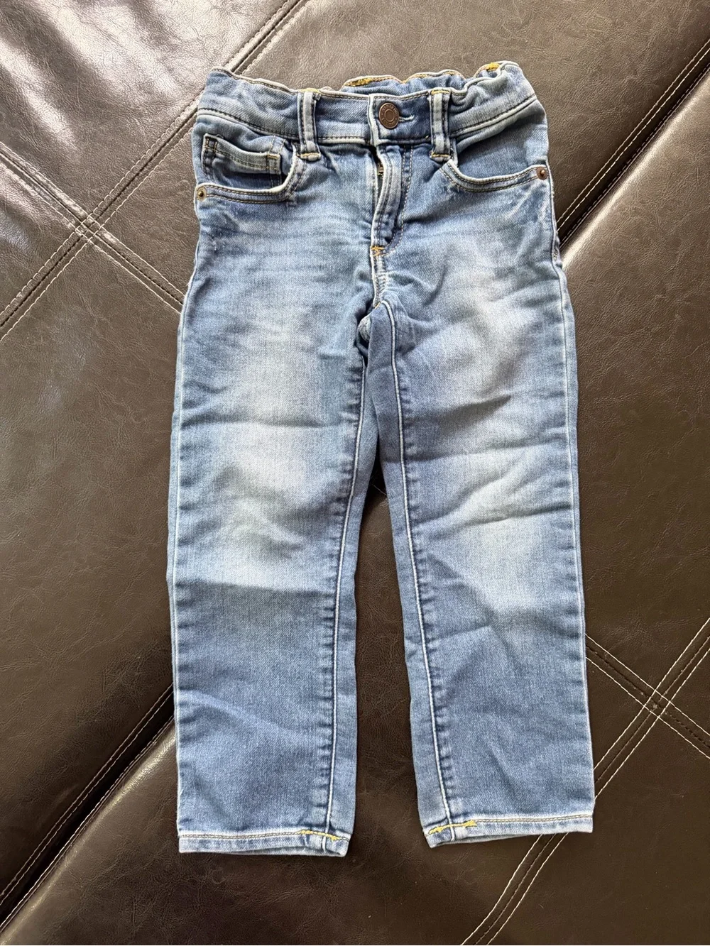 GAP - Girl’s Light Wash Straight-Leg Slim Jeans